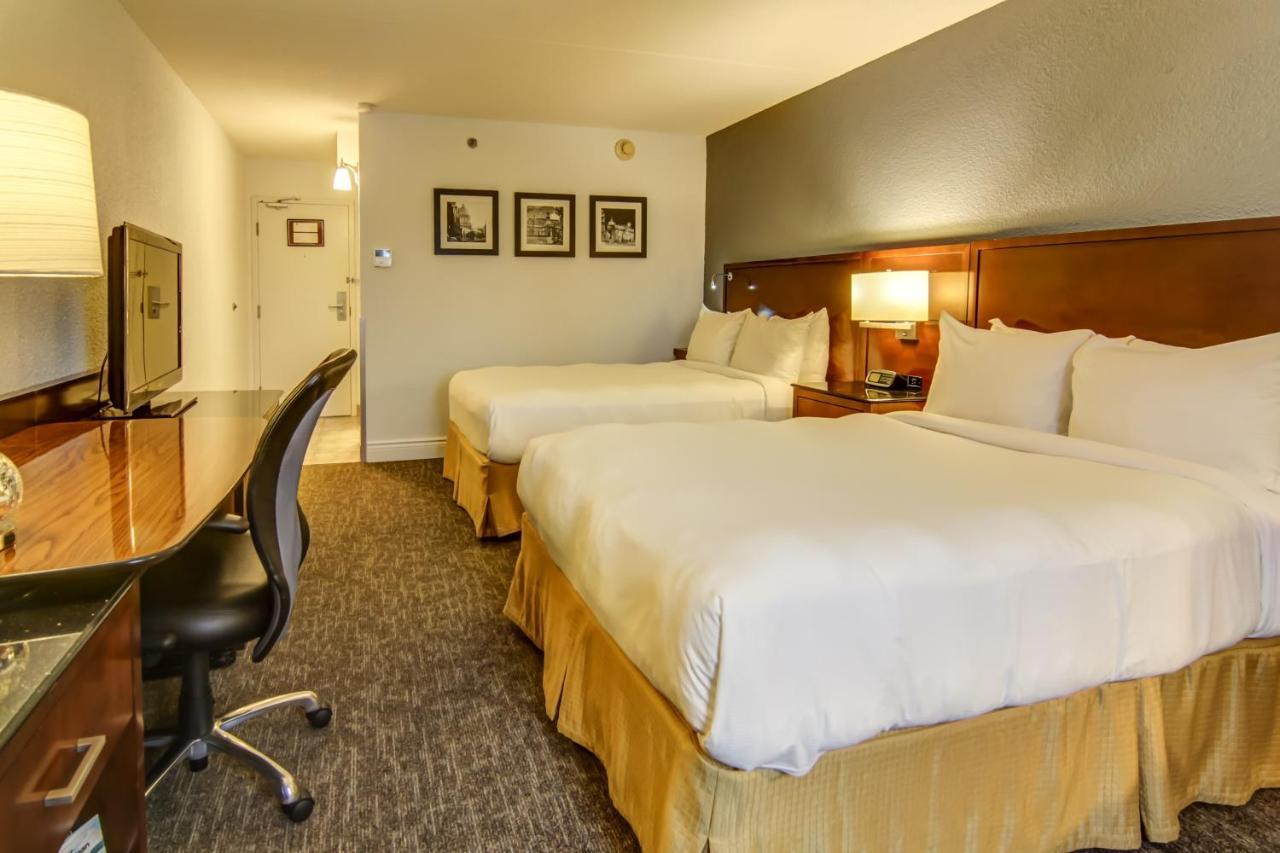 La Saguenéenne - Hôtel et Centre de Congrès Chicoutimi Esterno foto