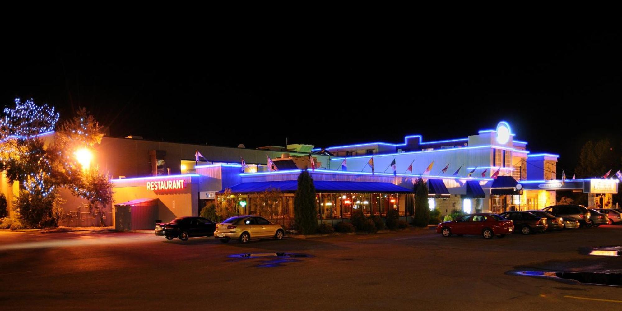 La Saguenéenne - Hôtel et Centre de Congrès Chicoutimi Esterno foto