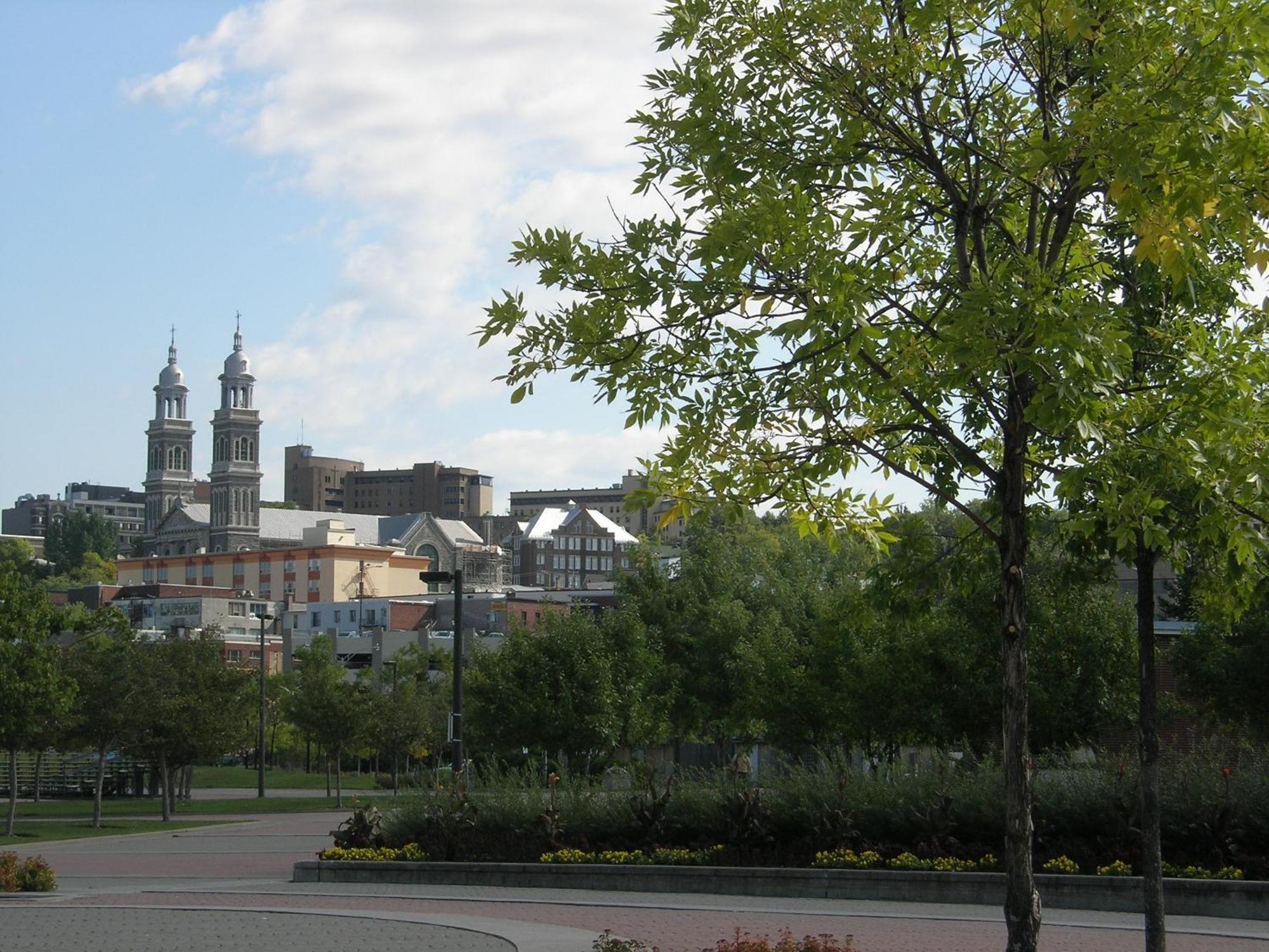 La Saguenéenne - Hôtel et Centre de Congrès Chicoutimi Esterno foto