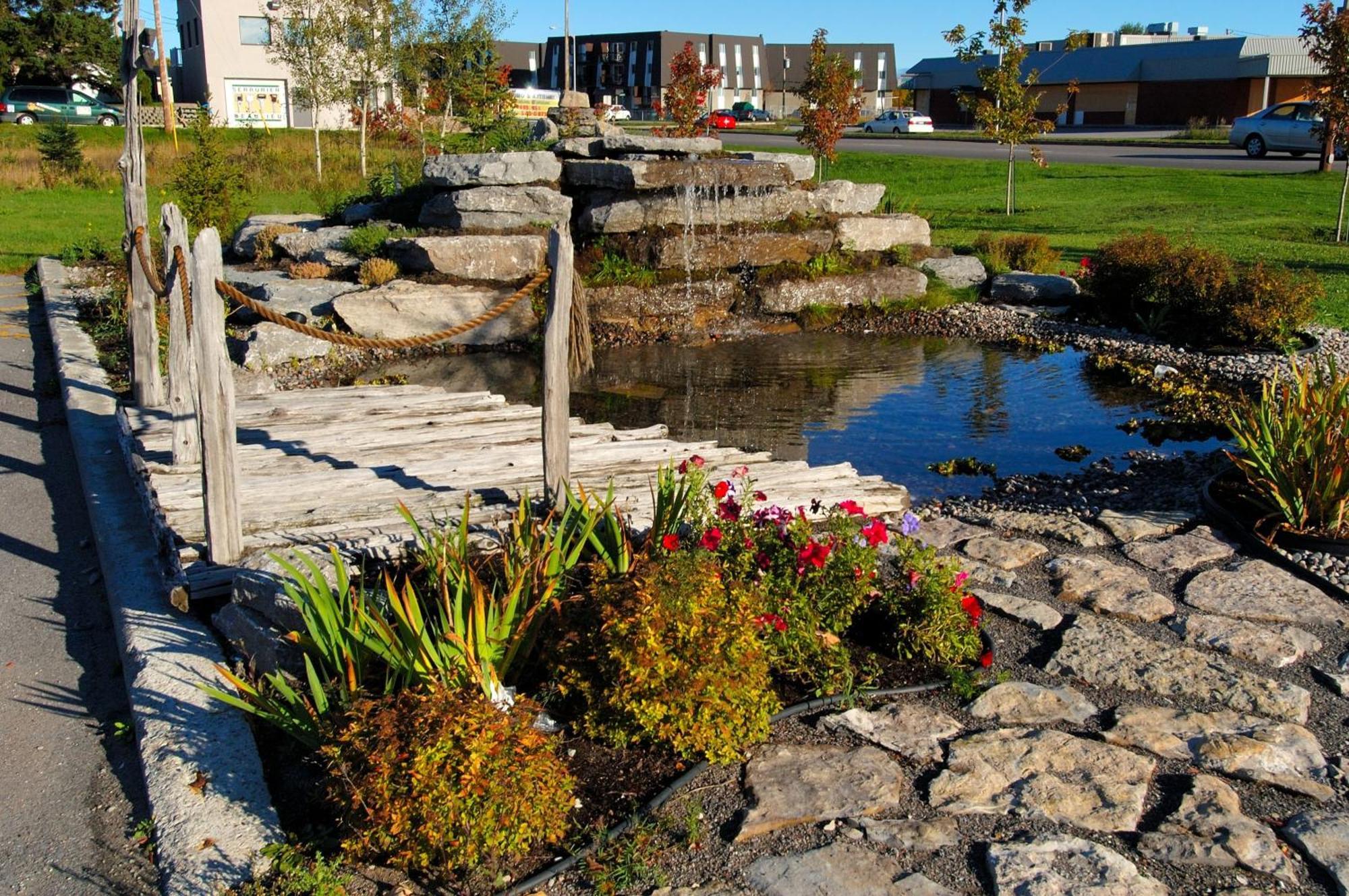 La Saguenéenne - Hôtel et Centre de Congrès Chicoutimi Esterno foto