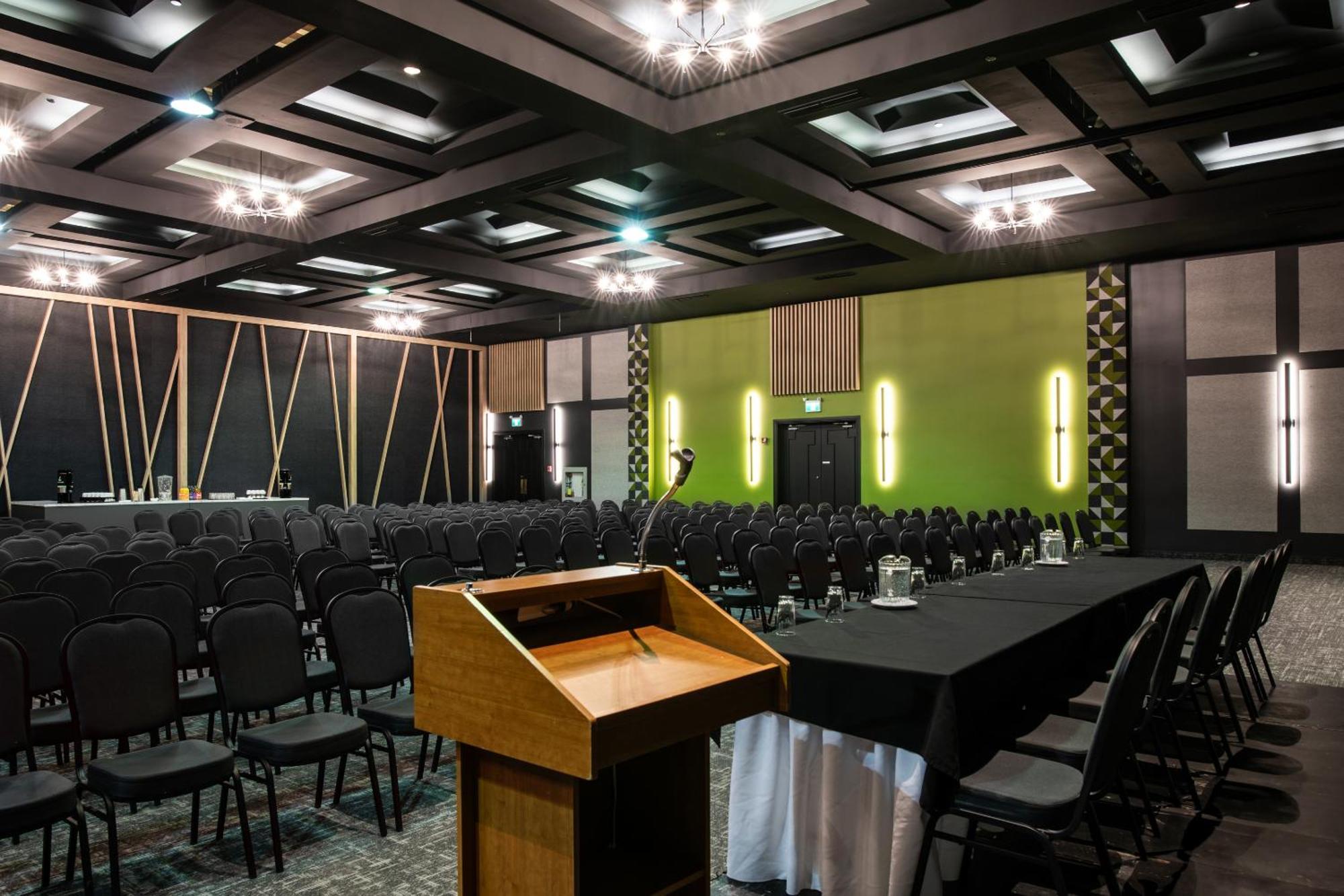 La Saguenéenne - Hôtel et Centre de Congrès Chicoutimi Esterno foto