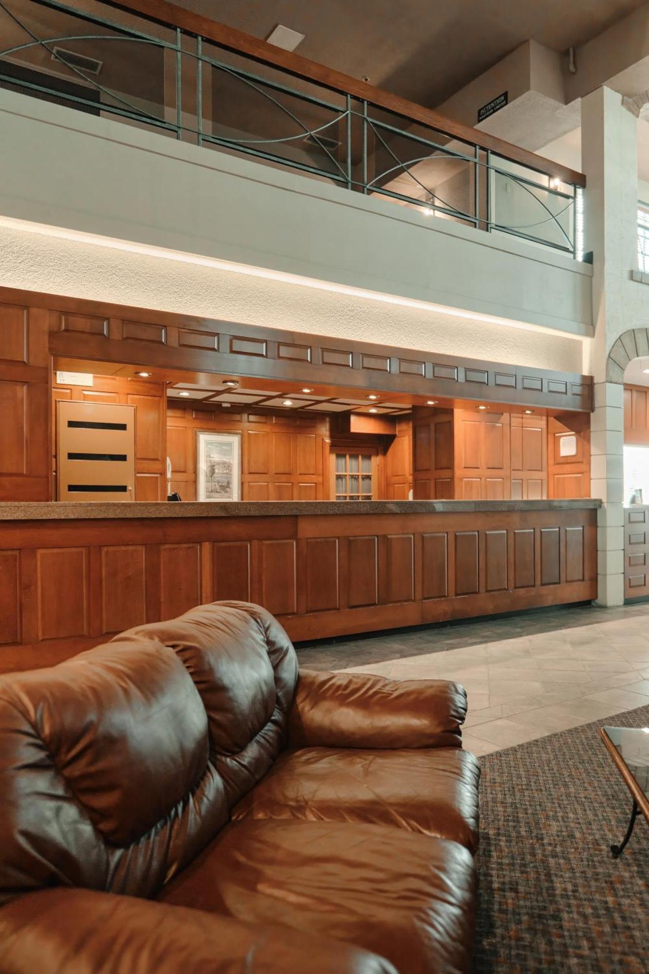 La Saguenéenne - Hôtel et Centre de Congrès Chicoutimi Esterno foto