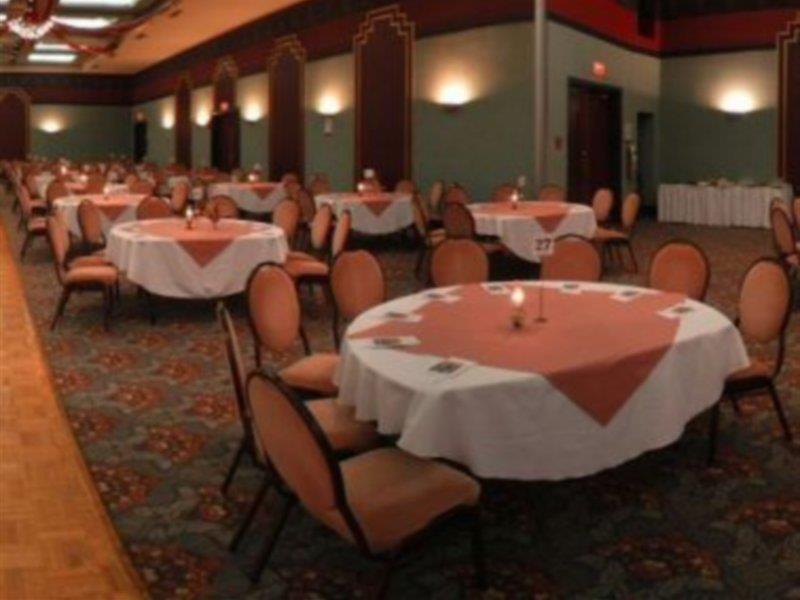 La Saguenéenne - Hôtel et Centre de Congrès Chicoutimi Ristorante foto